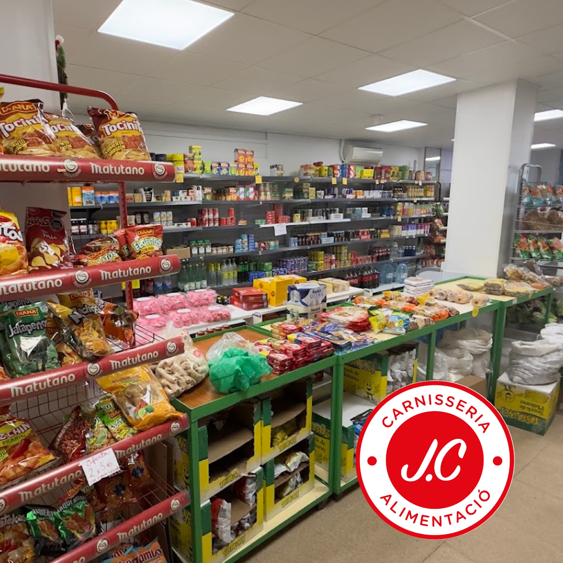 Sección de snacks y alimentación