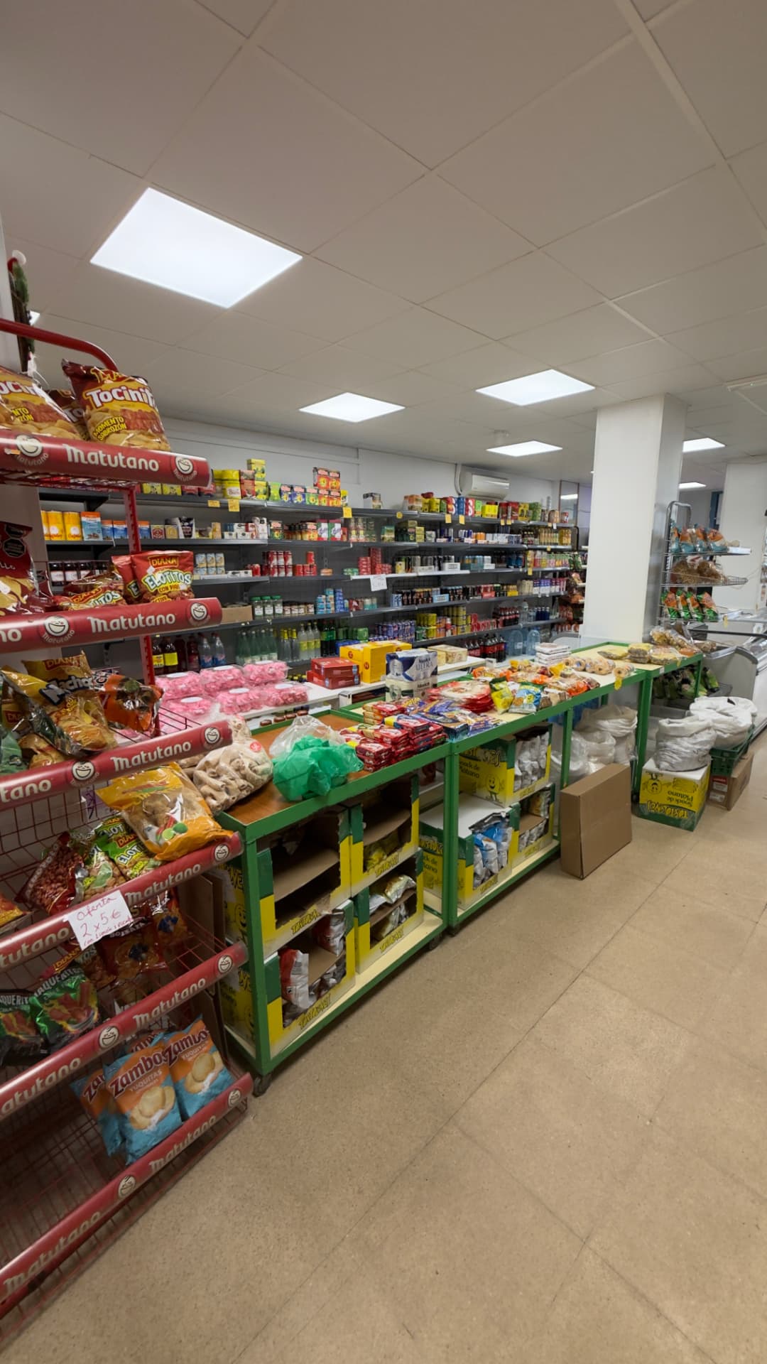 Snacks y dulces latinos
